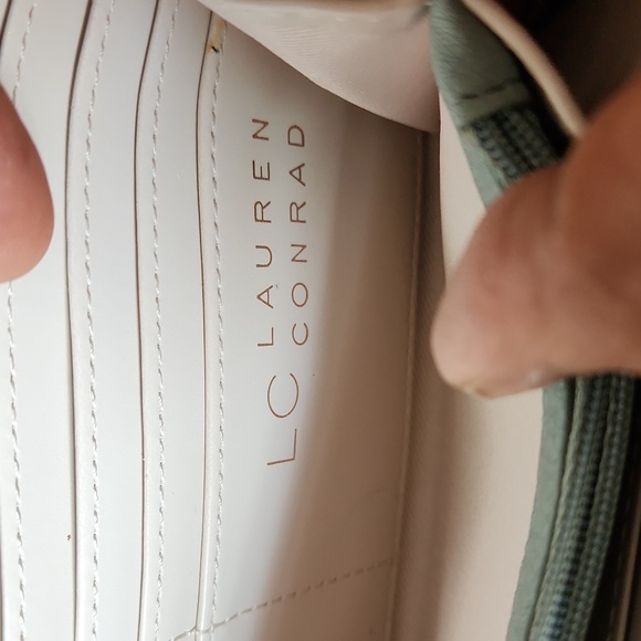 LAUREN CONRAD LT. BLUE ZIP AROUND WRISTLET NEW WITHOUT TAG - Picture 5 of 8